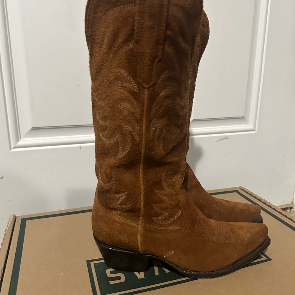 Tecovas Annie in Sienna Suede - Picture 12 of 16